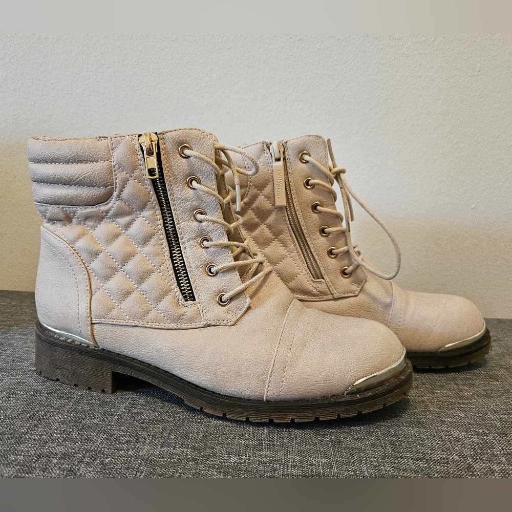 Women's Quilted Lace-Up Boots - Cream